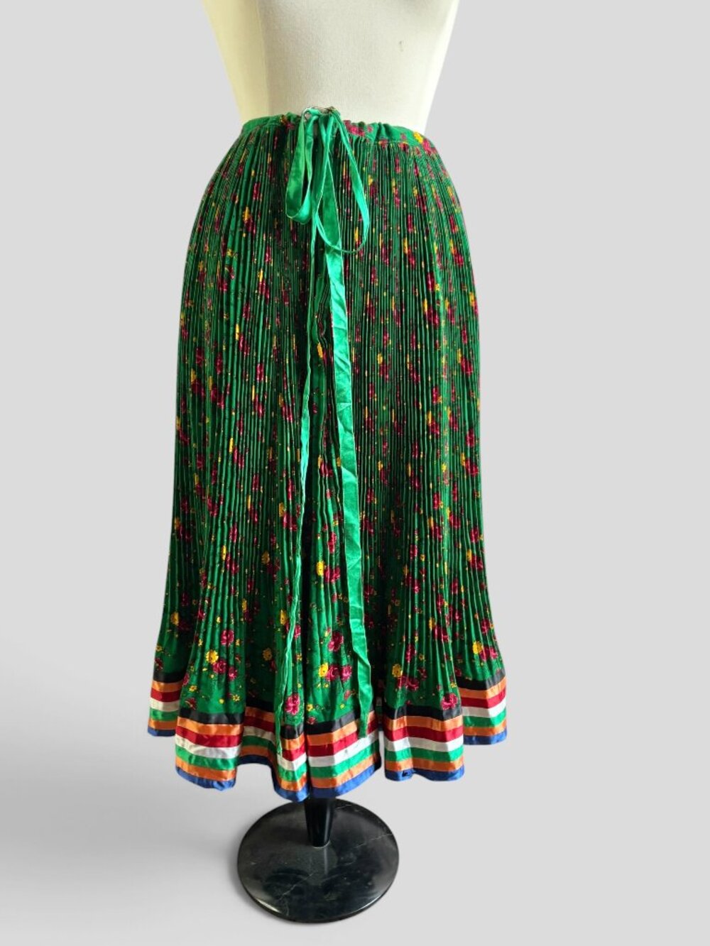 Vintage Hungarian Matyo Mezokovesd Green Floral Challis Pleated Maxi Folk Skirt